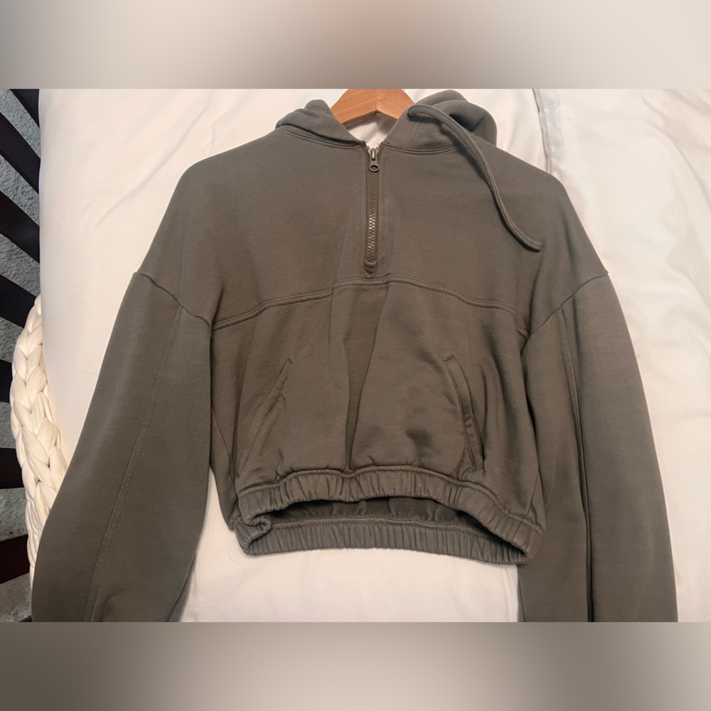 ALO Yoga Olive Green Cropped Half-Zip Hoodie